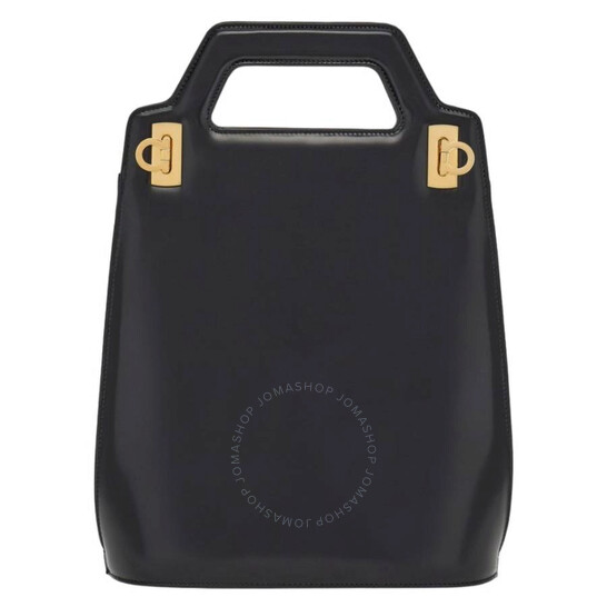 Holiday Chic: Ferragamo Bags to Gift This Year