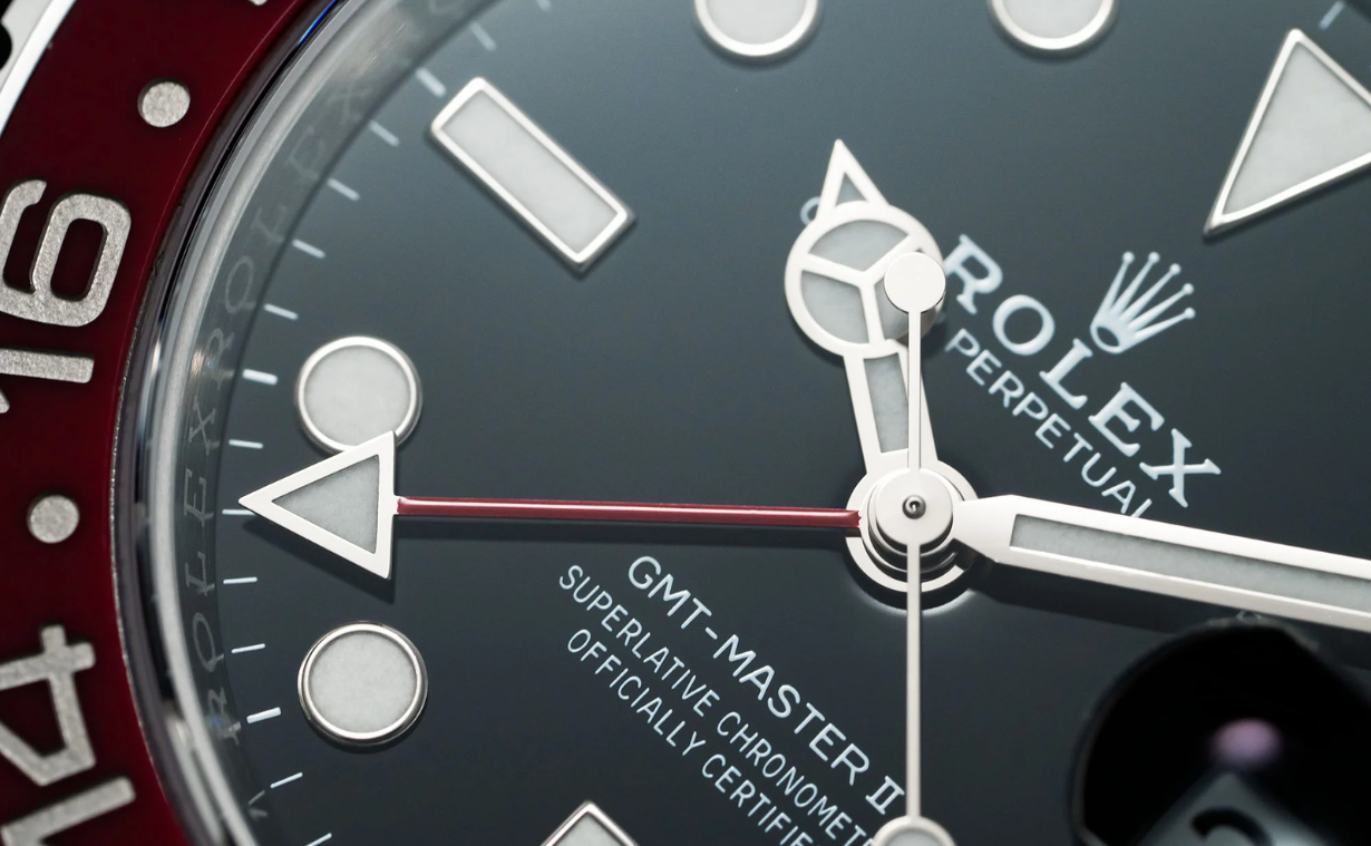 What is the Difference Between a Chronometer and a Chronograph?